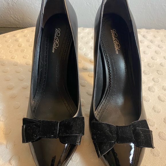 Brooks Brothers Shoes - BROOKS BROTHERS Black Leather Spectator Pumps with Patent Leather Toe